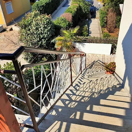 Ferienwohnung Fuer 8 Personen Ca 100 M In Silo, Adriakueste Kroatien Kroatische Inseln Apartment