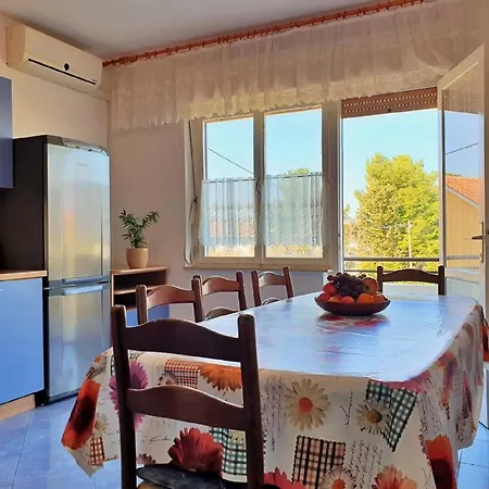 Ferienwohnung Fuer 8 Personen Ca 100 M In Silo, Adriakueste Kroatien Kroatische Inseln Silo (Krk)