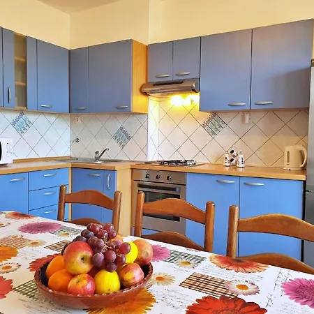 Ferienwohnung Fuer 8 Personen Ca 100 M In Silo, Adriakueste Kroatien Kroatische Inseln * Silo (Krk)