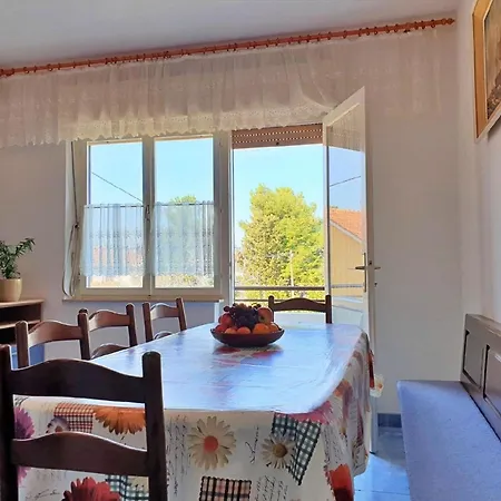 Apartment Ferienwohnung Fuer 8 Personen Ca 100 M In Silo, Adriakueste Kroatien Kroatische Inseln Silo (Krk)